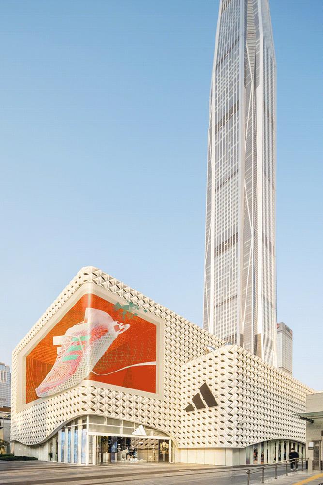 not-ready-adidas-brand-center-storeage_1.jpg
